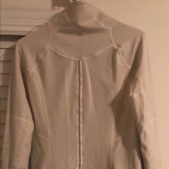 Lululemon jacket - Picture 3 of 5